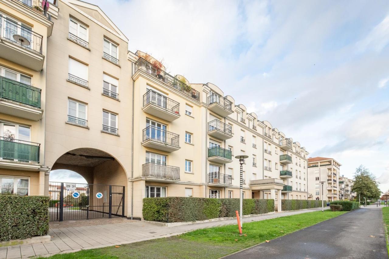 Luxe Flat For 7 - Fairytale Factory Apartment Bussy-Saint-Georges Exterior foto