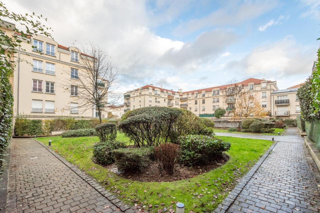Luxe Flat For 7 - Fairytale Factory Apartment Bussy-Saint-Georges Exterior foto